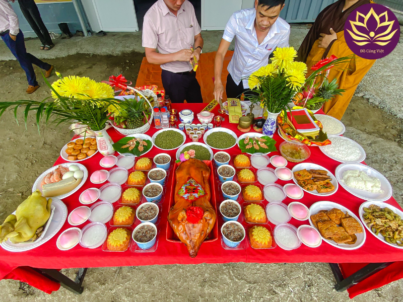 Ai nên là người cúng, thắp nhang và đọc văn khấn