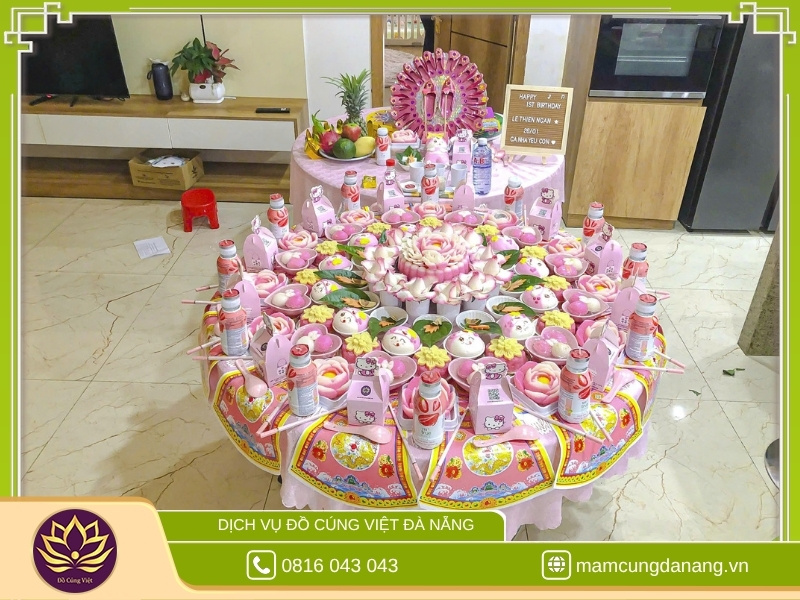 Mâm cúng đầy tháng bé gái miền trung 8 Mâm cúng đầy tháng bé gái được chuẩn bị cho gia đình anh Minh tại Sơn Trà, Đà Nẵng