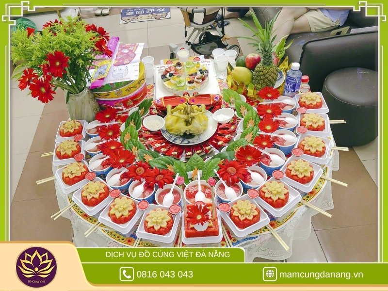 Mâm cúng đầy tháng cho bé gái đơn giản 6 Mâm đầy tháng bé gái tông đỏ cho chị Ngọc – Sơn Trà